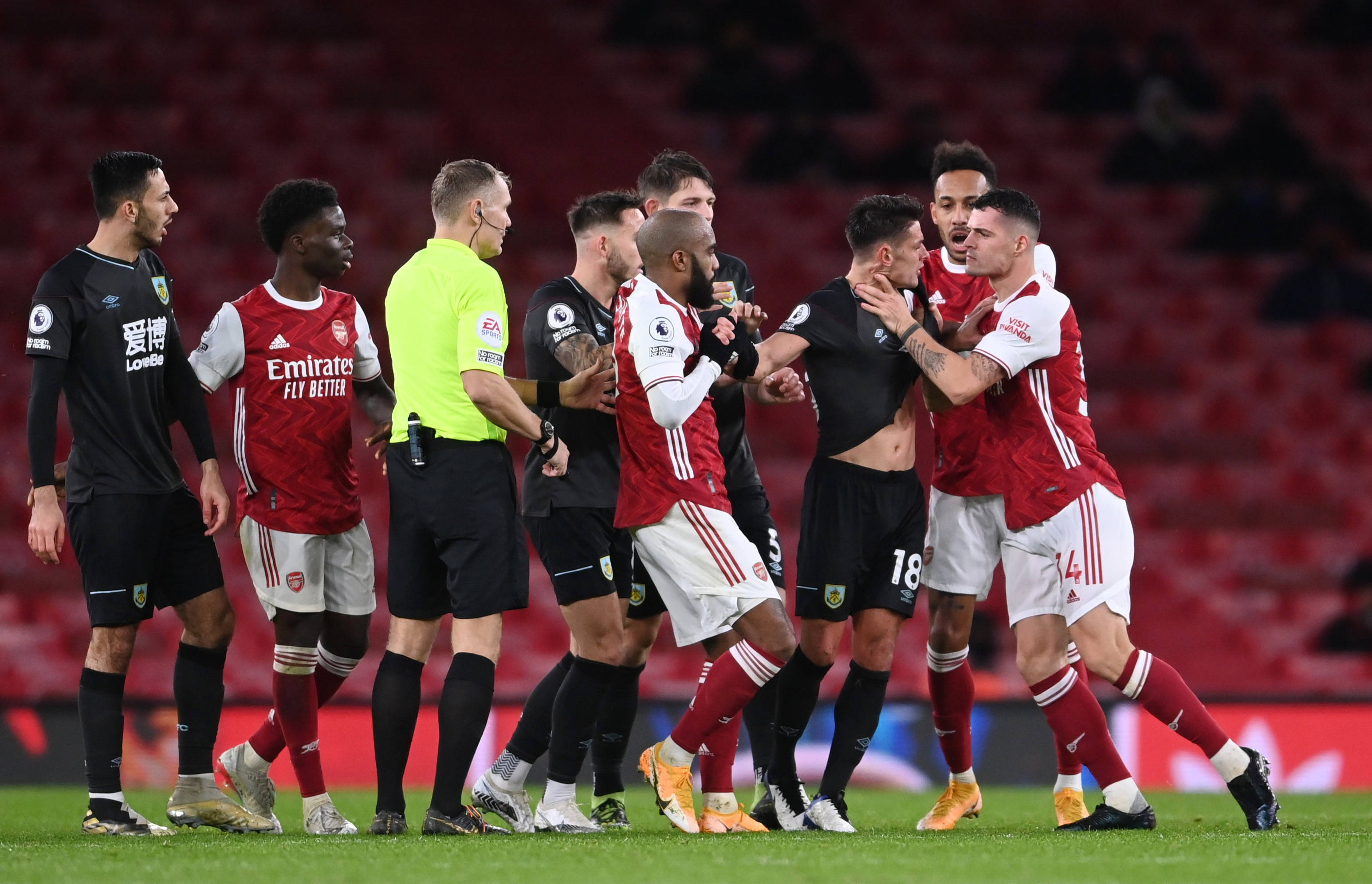 队友之间的 队友之间的